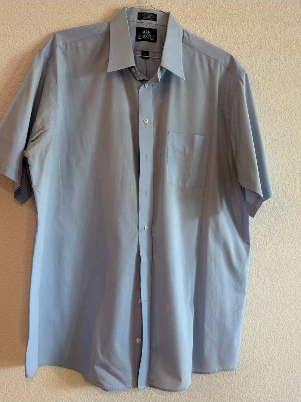 Stafford Wrinkle-Free Light Blue Dress Shirt Men’s Size 18 Short Sleeve Classic